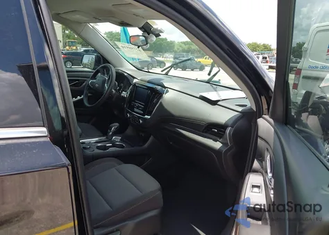 2021 Chevrolet Traverse Fwd Ls z USA, uszkodzony, nr VIN 1GNERFKW7MJ201319